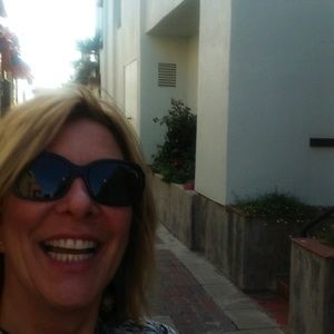 Meet your Posher, Nancy